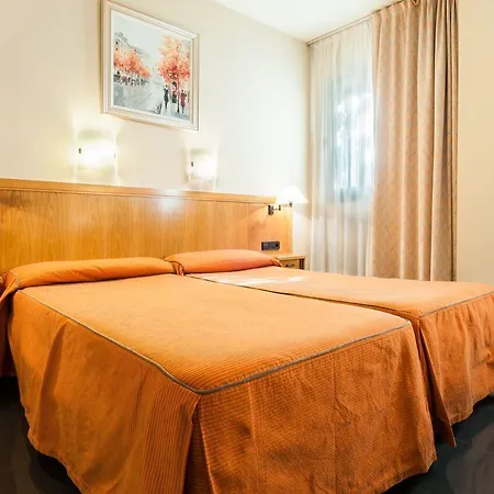 Ruta De Europa Hotel