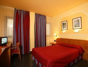 Hotel Ruta De Europa Vitoria